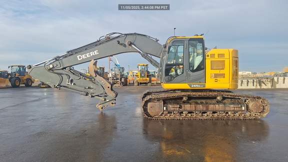 2022 John Deere 245G