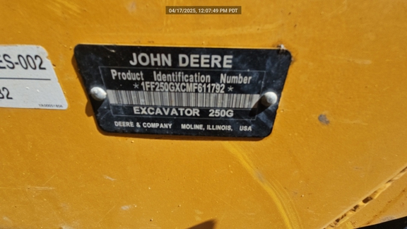 2022 John Deere 250GLC