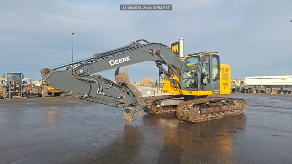 2022 John Deere 245G