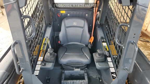 2022 John Deere 325G
