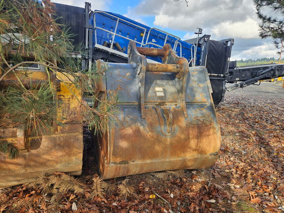 2022 John Deere 670GLC