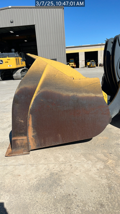 2022 John Deere 844LAH