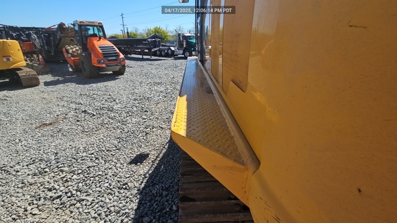 2022 John Deere 250GLC