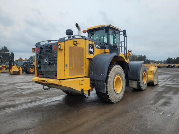 2019 John Deere 824L