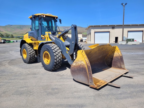 2022 John Deere 544P