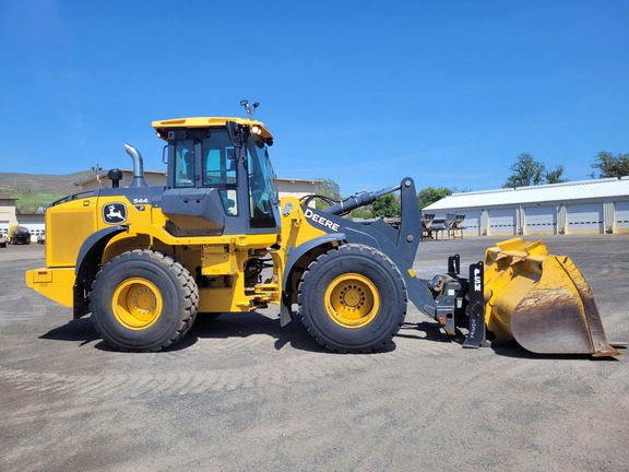 2022 John Deere 544P
