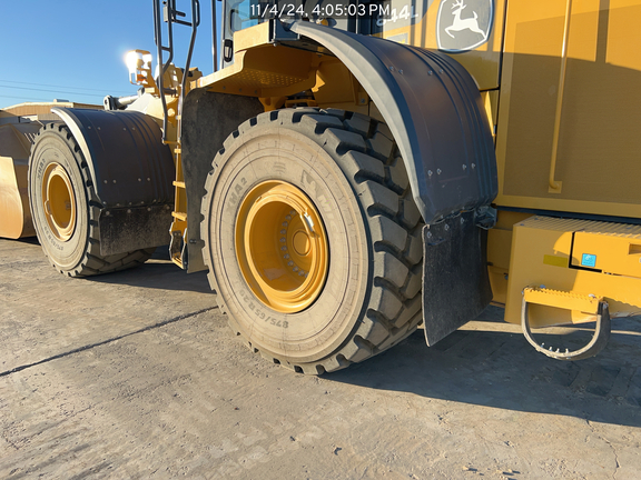 2022 John Deere 844LAH