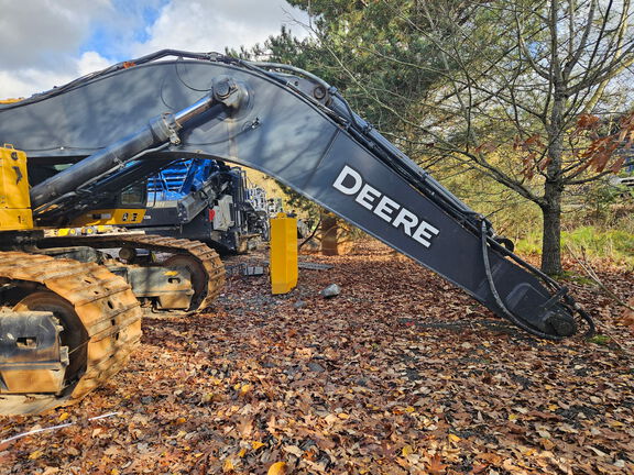 2022 John Deere 670GLC