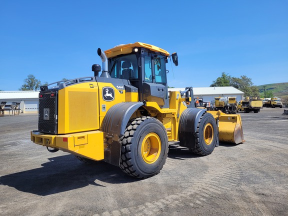 2022 John Deere 544P