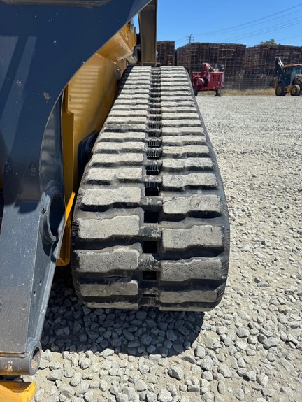 2023 John Deere 331G