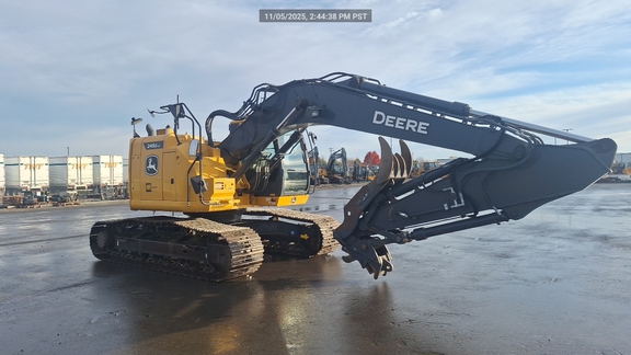 2022 John Deere 245G