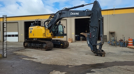 2022 John Deere 345GLC