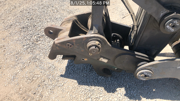 2022 John Deere 245G