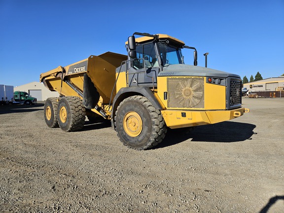 2020 John Deere 370E