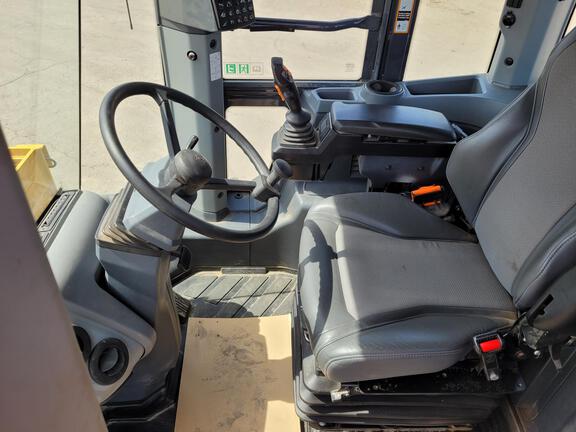 2022 John Deere 544P