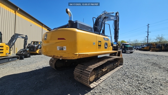 2022 John Deere 250GLC