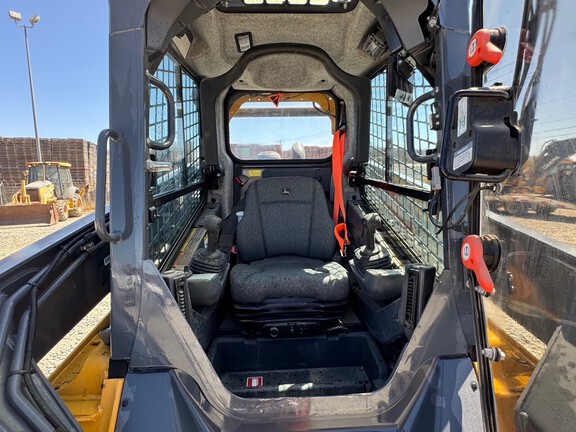 2023 John Deere 331G