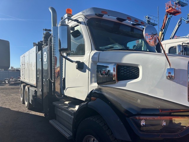 2024 Western Star T7