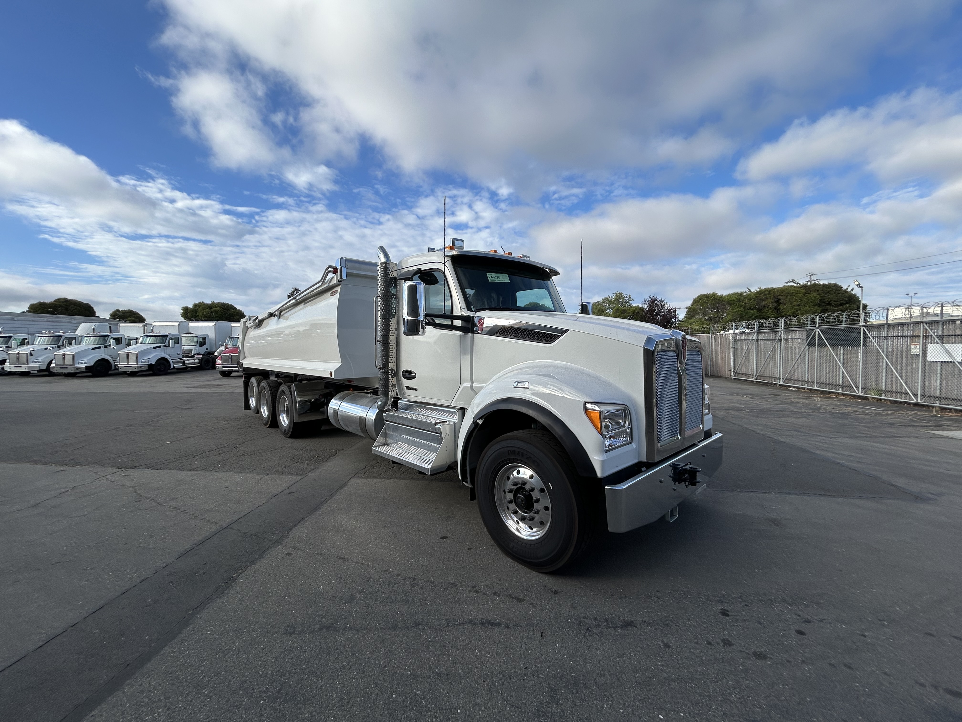 2026 Kenworth T880