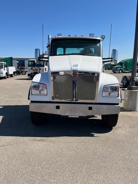 2024 Kenworth T880