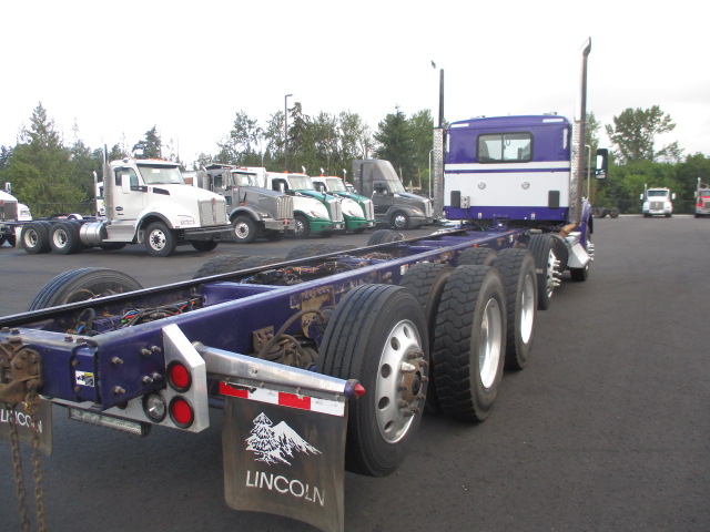 2023 Kenworth T880