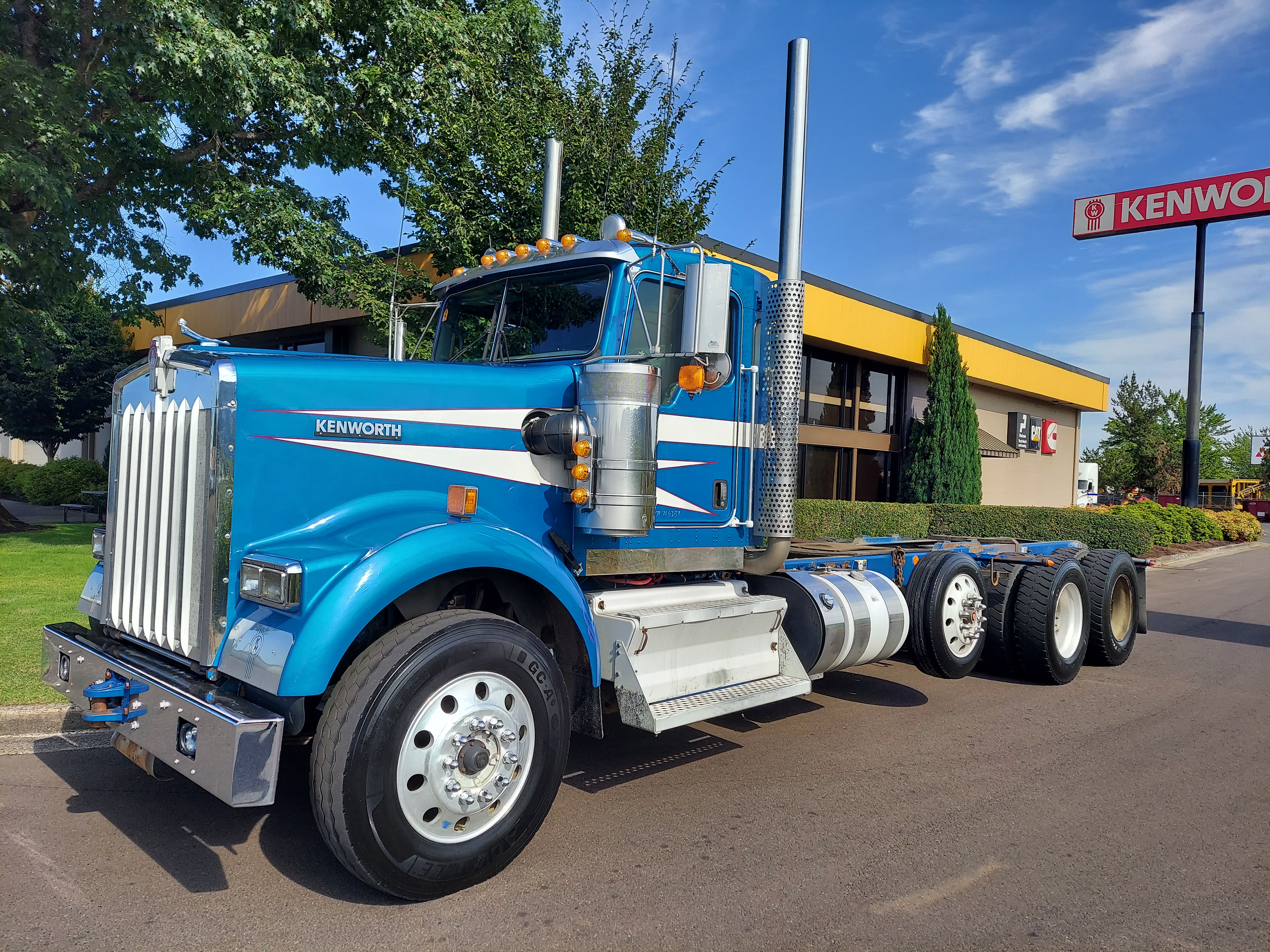 2019 Kenworth W900
