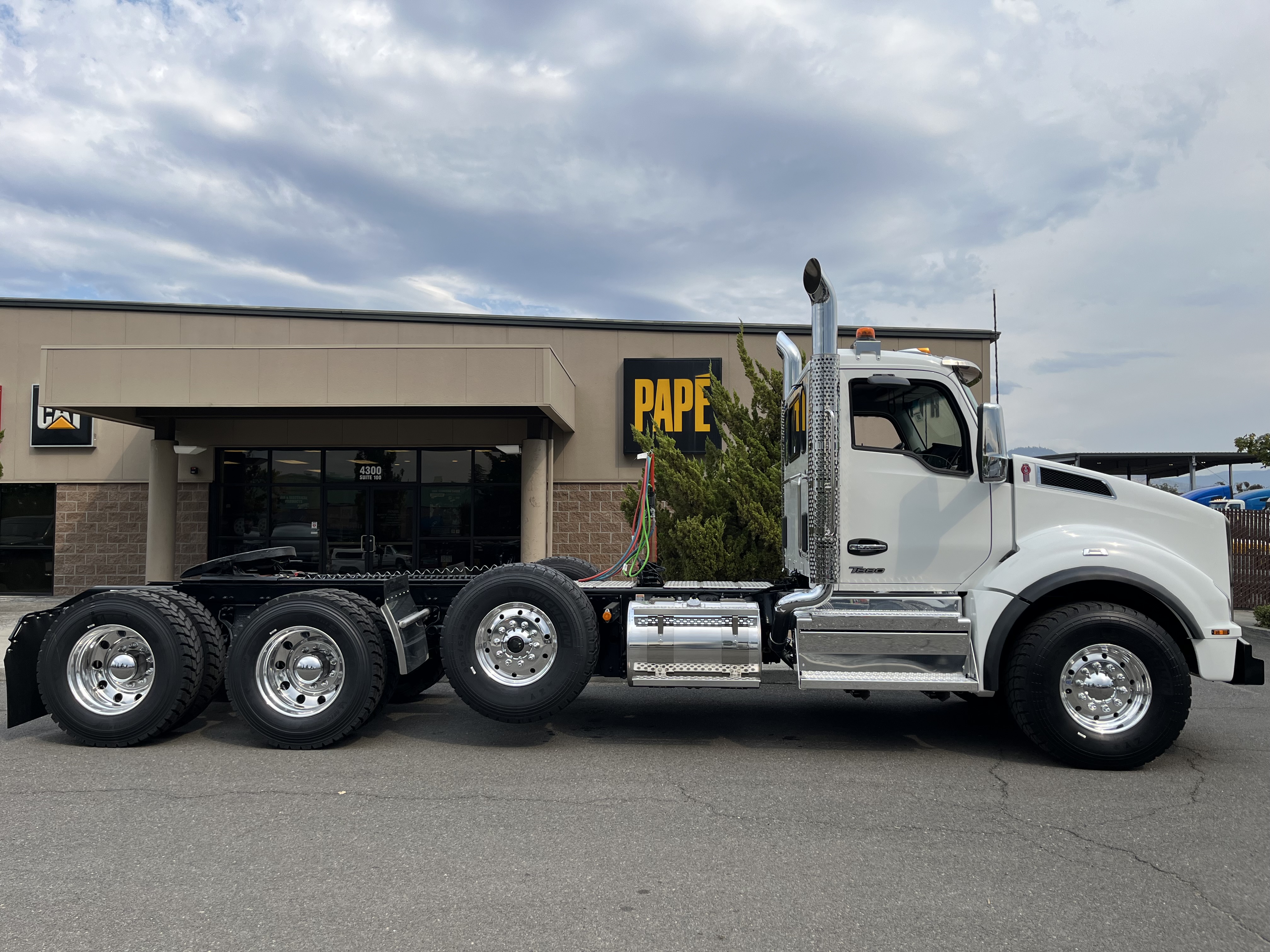 2026 Kenworth T880