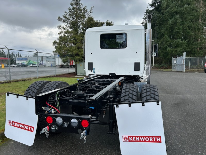 2025 Kenworth T880