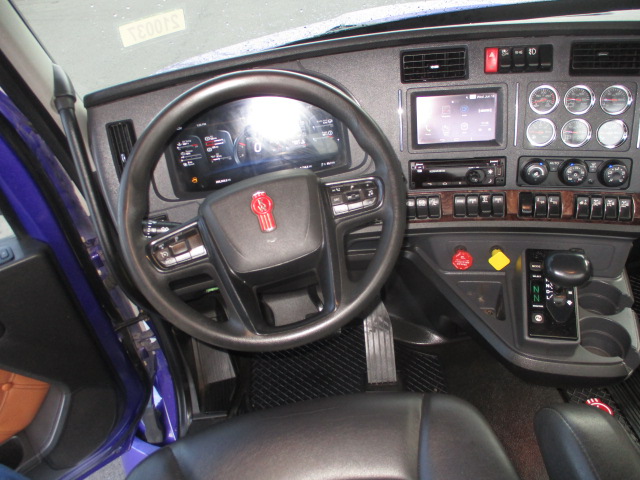 2023 Kenworth T880