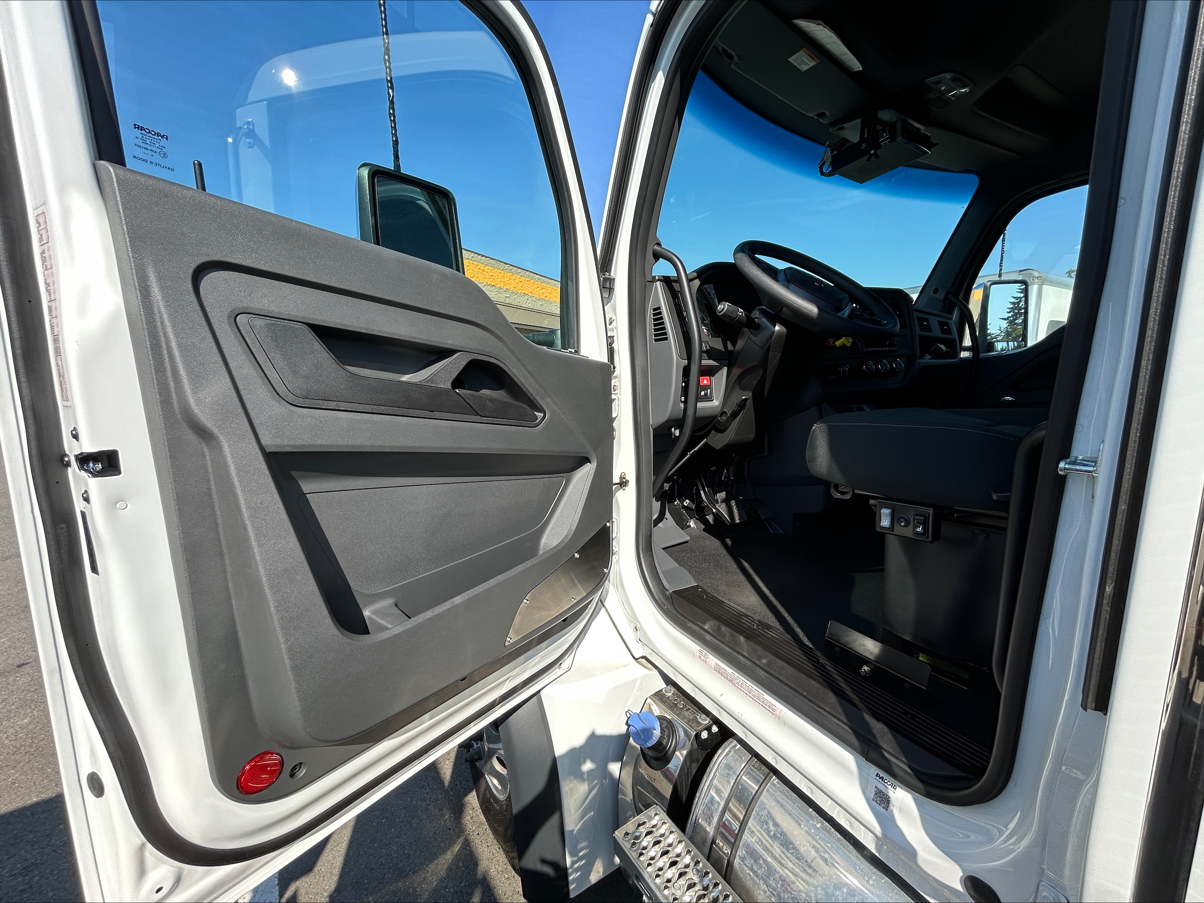 2025 Kenworth T380