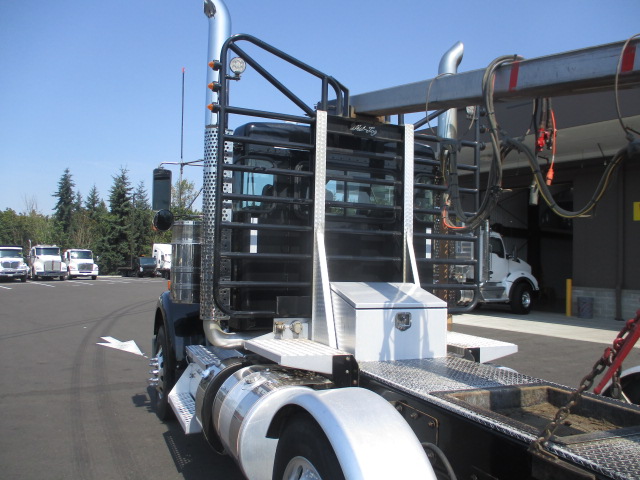 2022 Kenworth W900