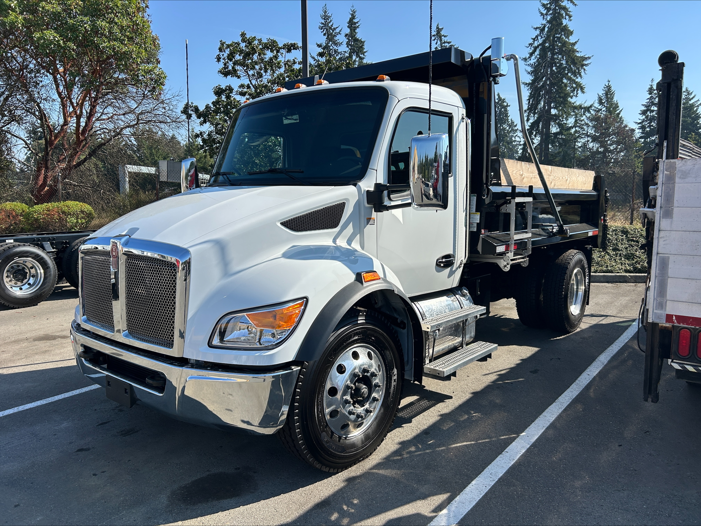 2025 Kenworth T380