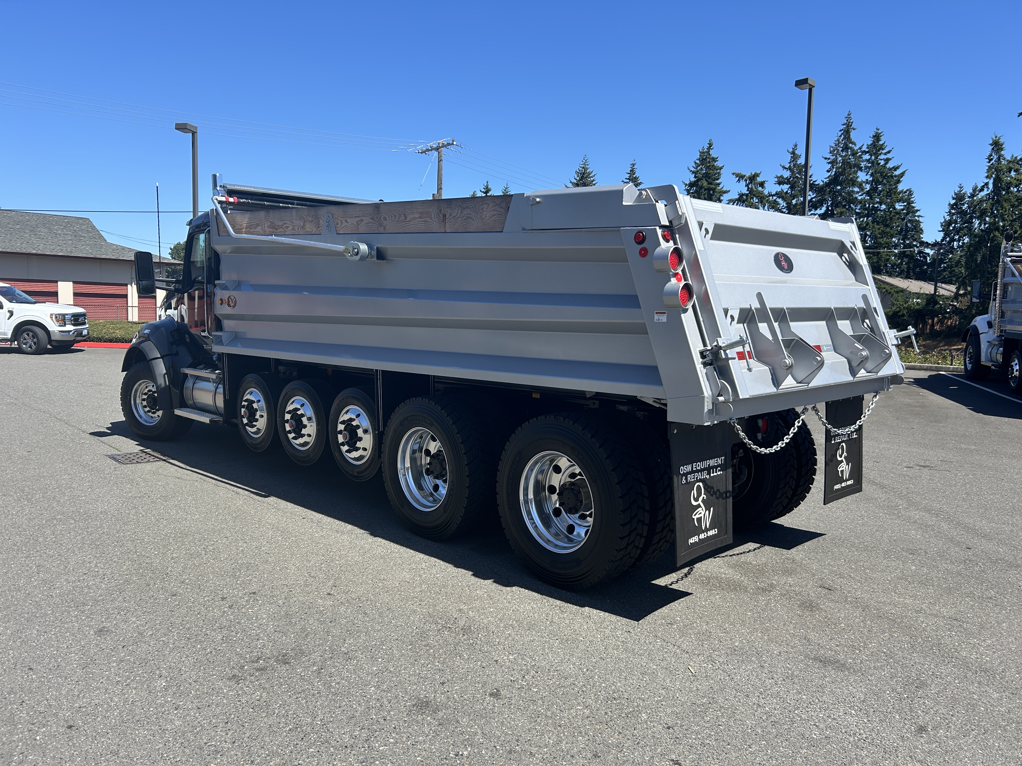 2025 Kenworth T880
