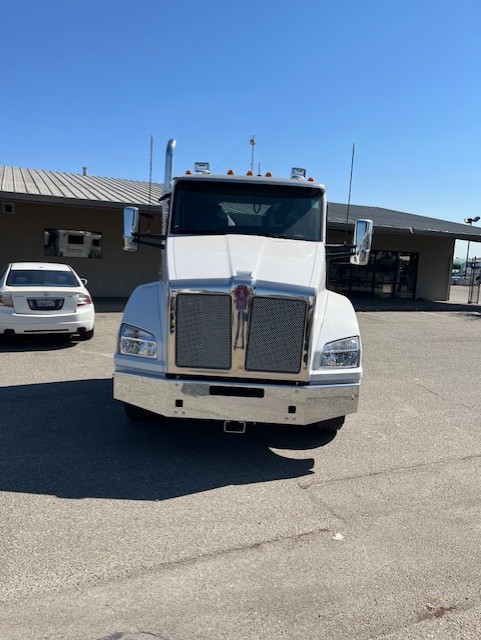 2024 Kenworth T880
