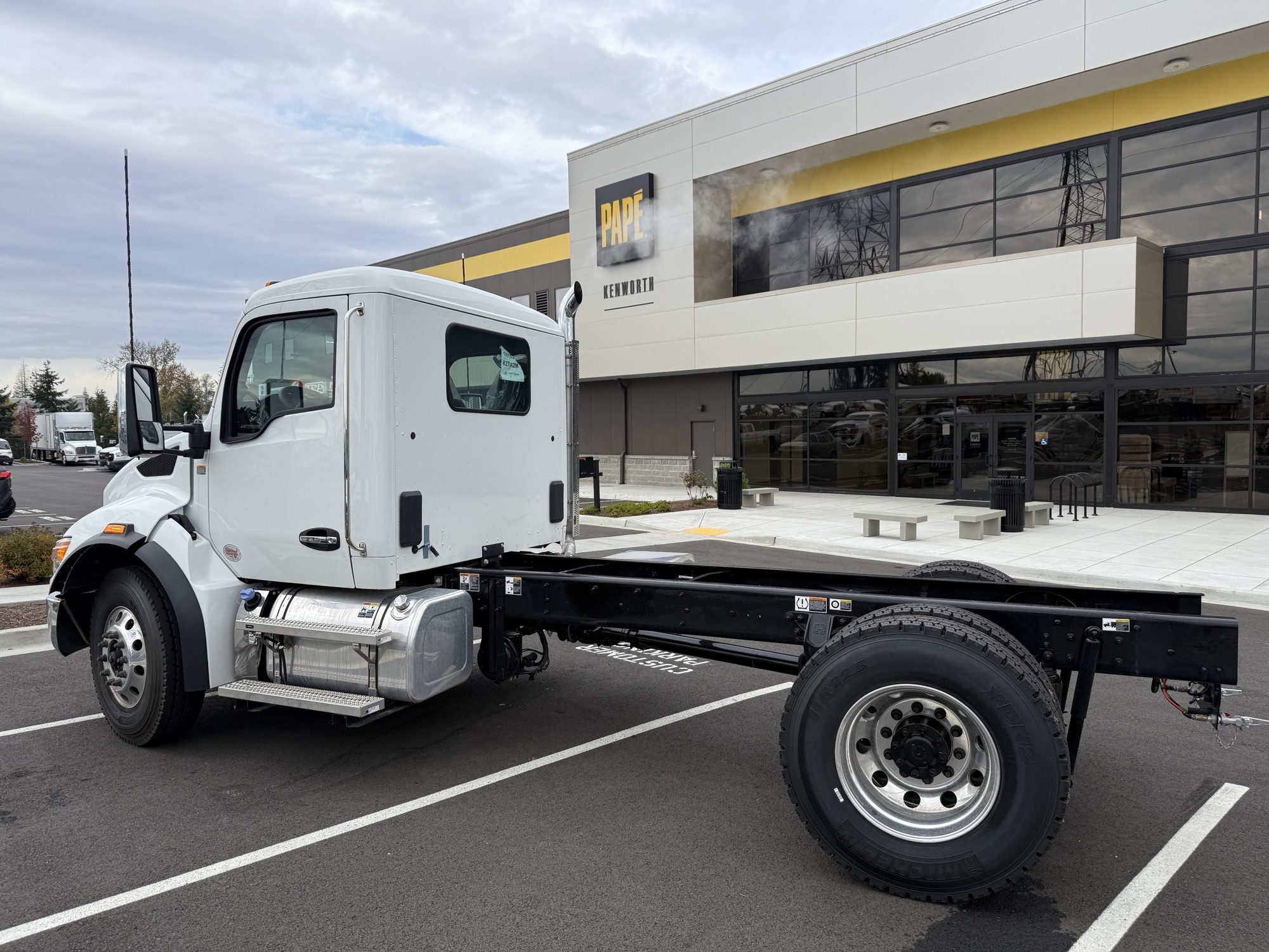 2025 Kenworth T380
