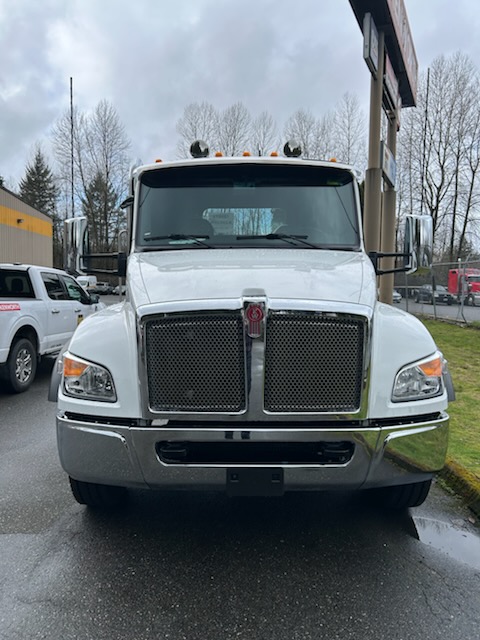 2025 Kenworth T880