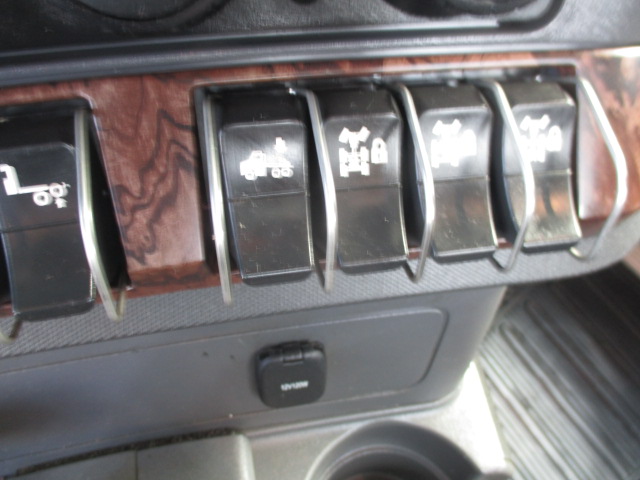 2023 Kenworth T880