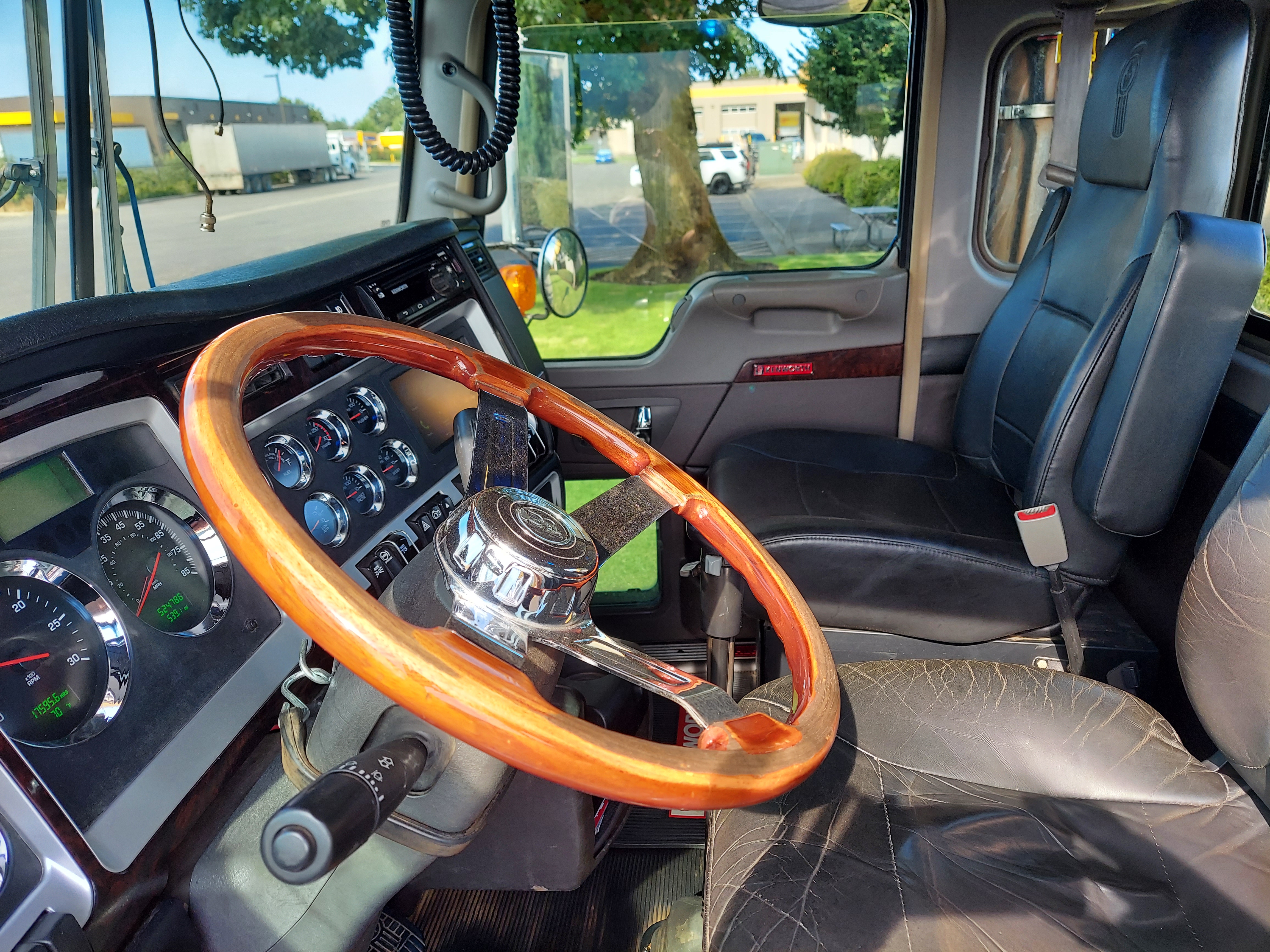 2019 Kenworth W900