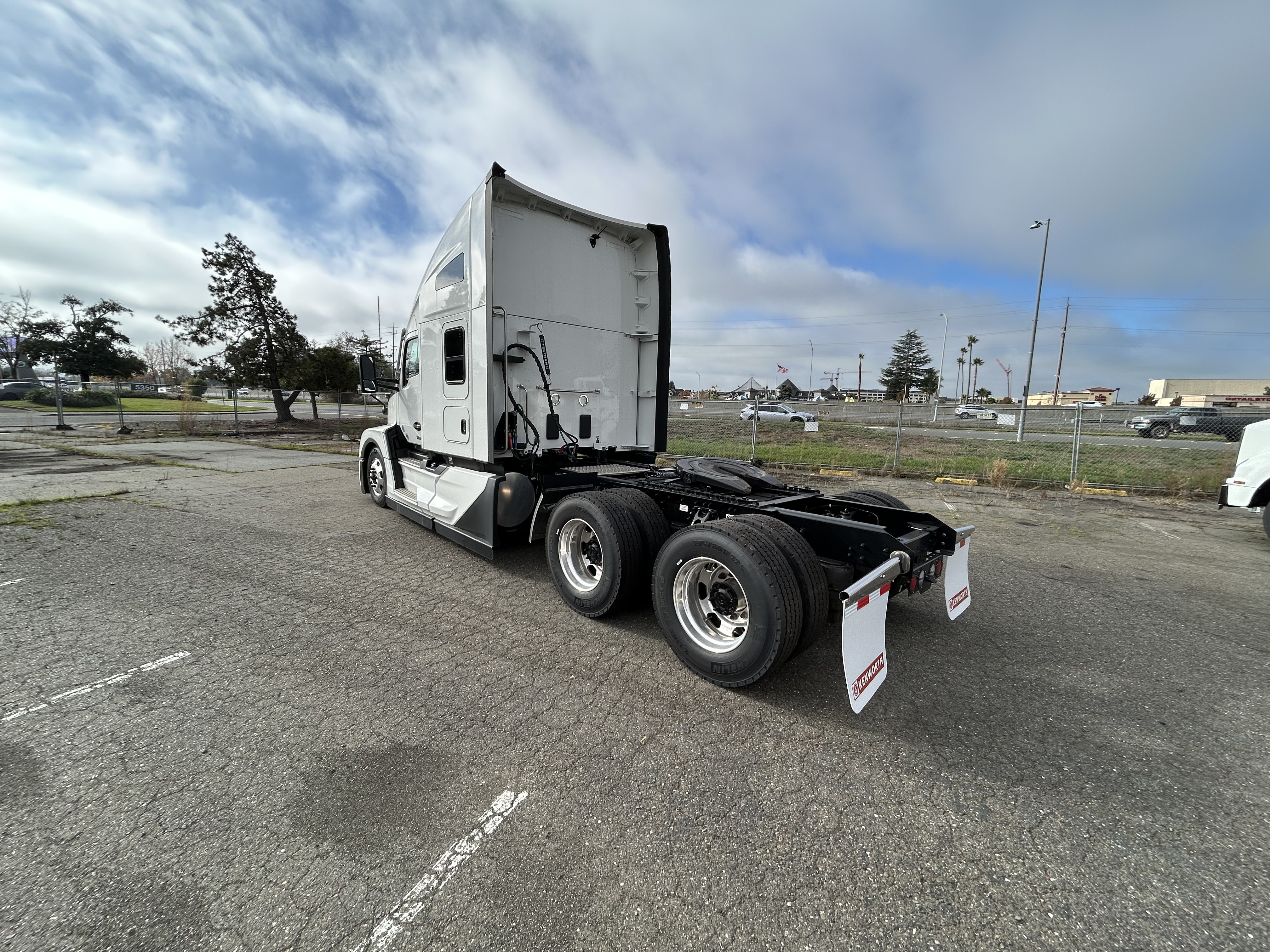 2025 Kenworth T680