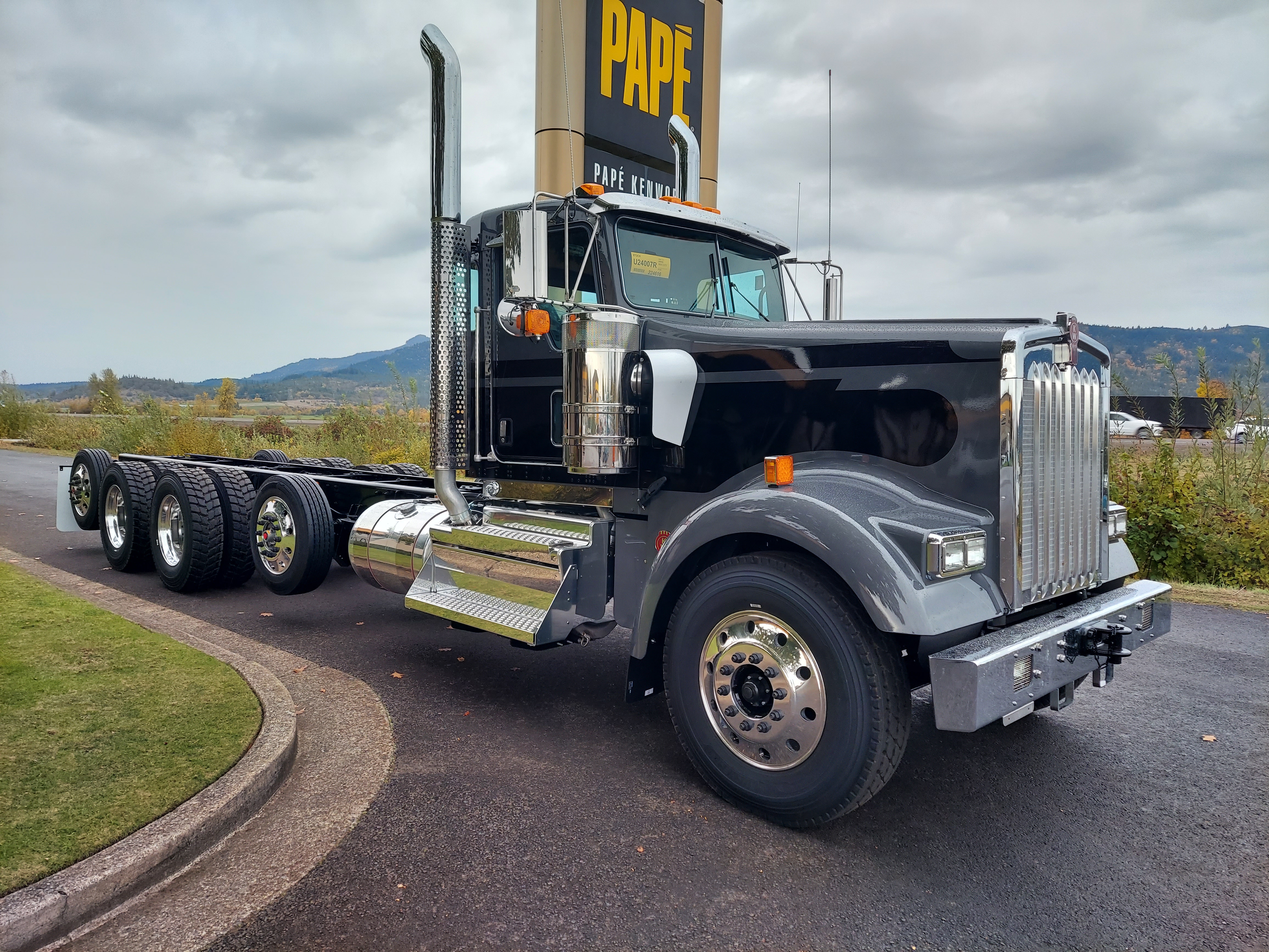 2026 Kenworth W900