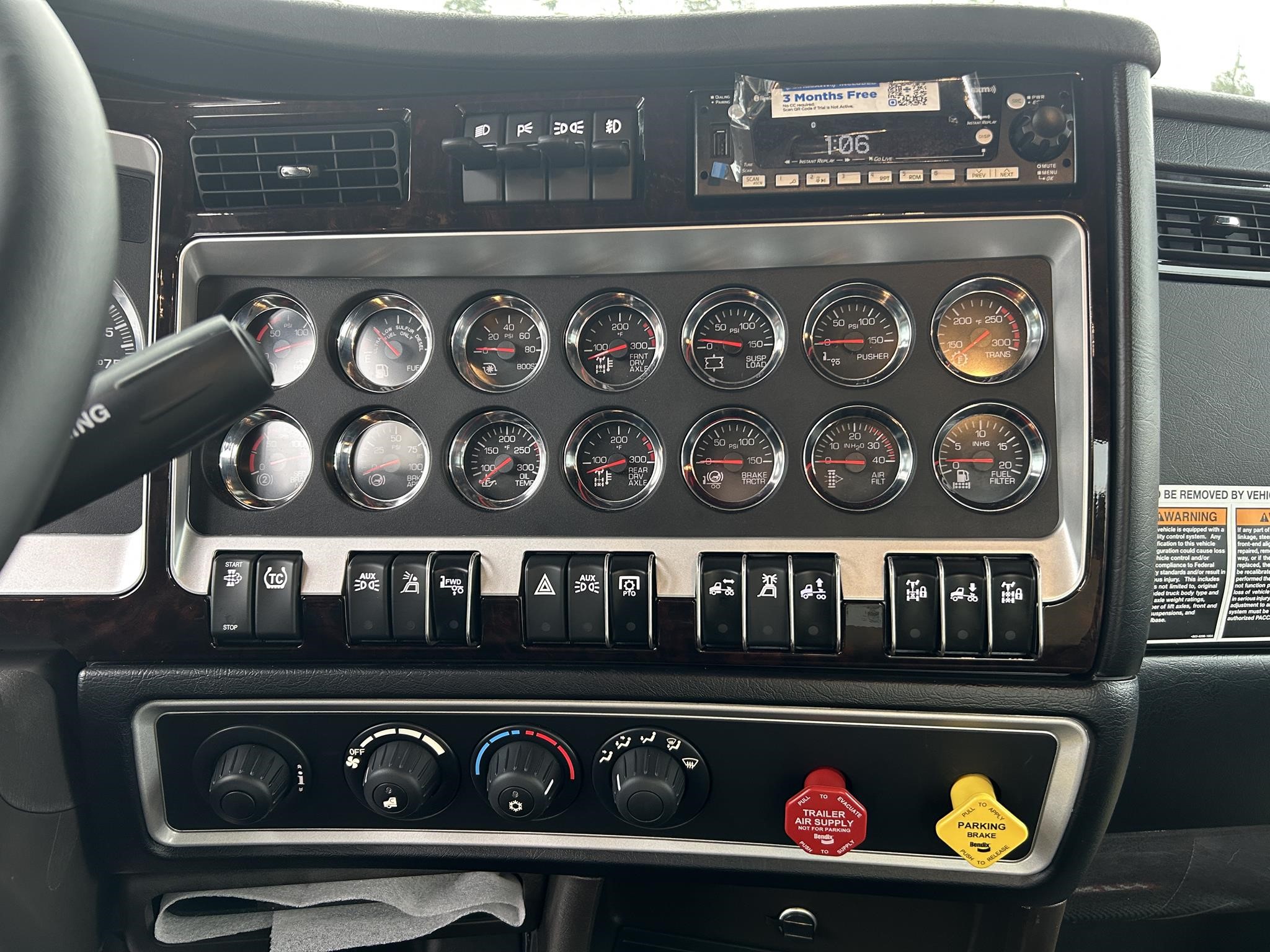 2025 Kenworth T800