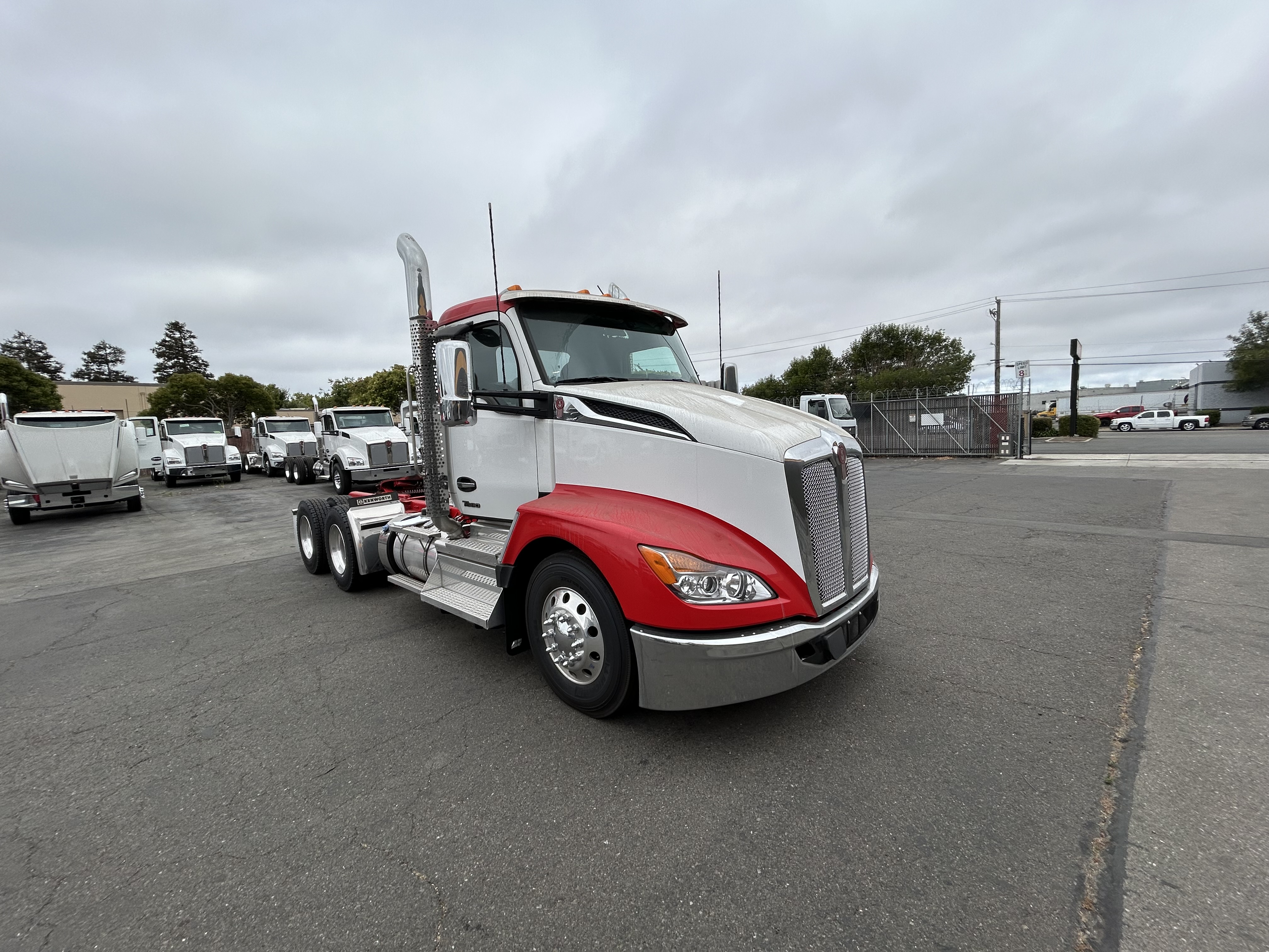 2024 Kenworth T680