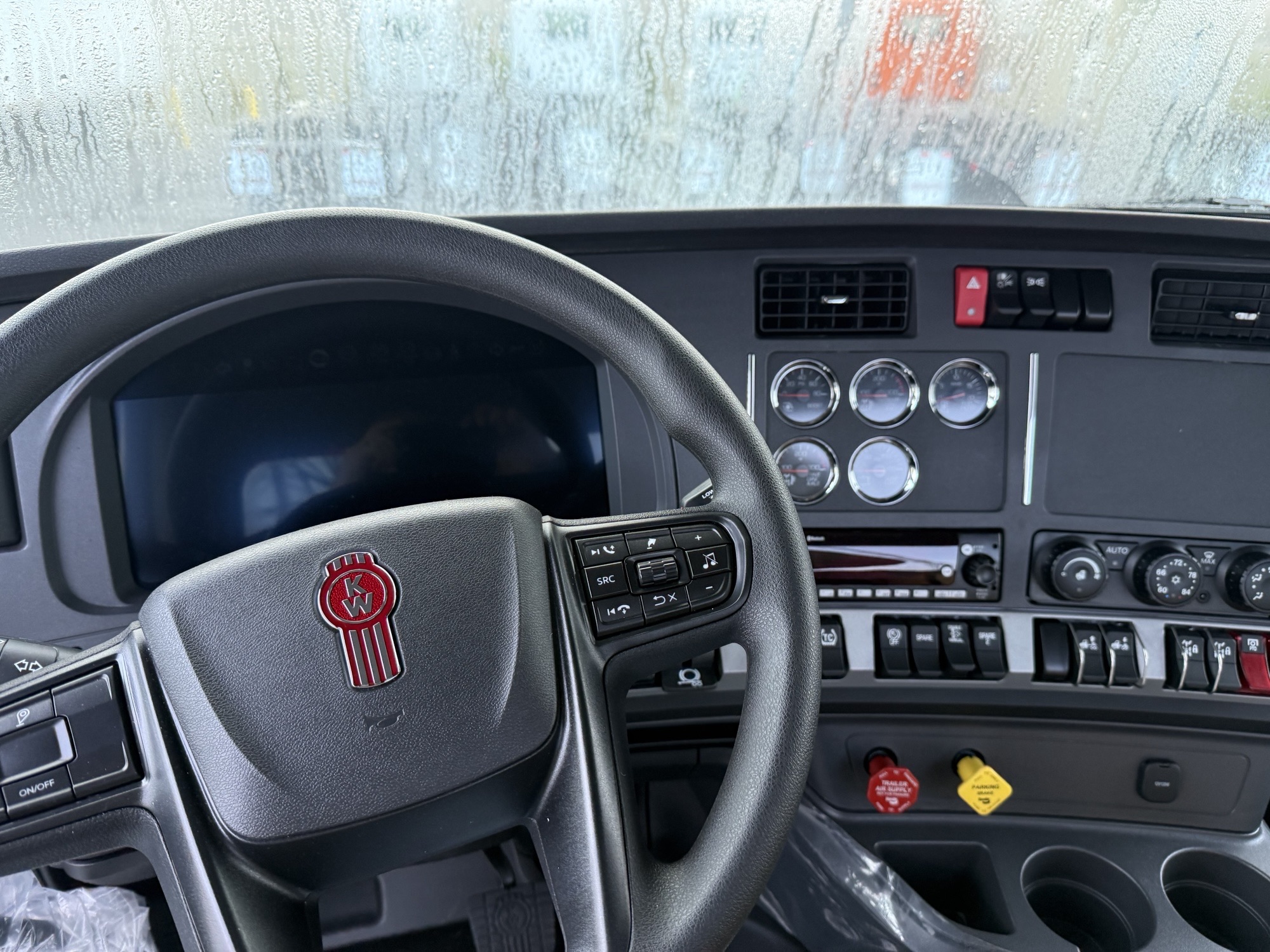 2025 Kenworth T880
