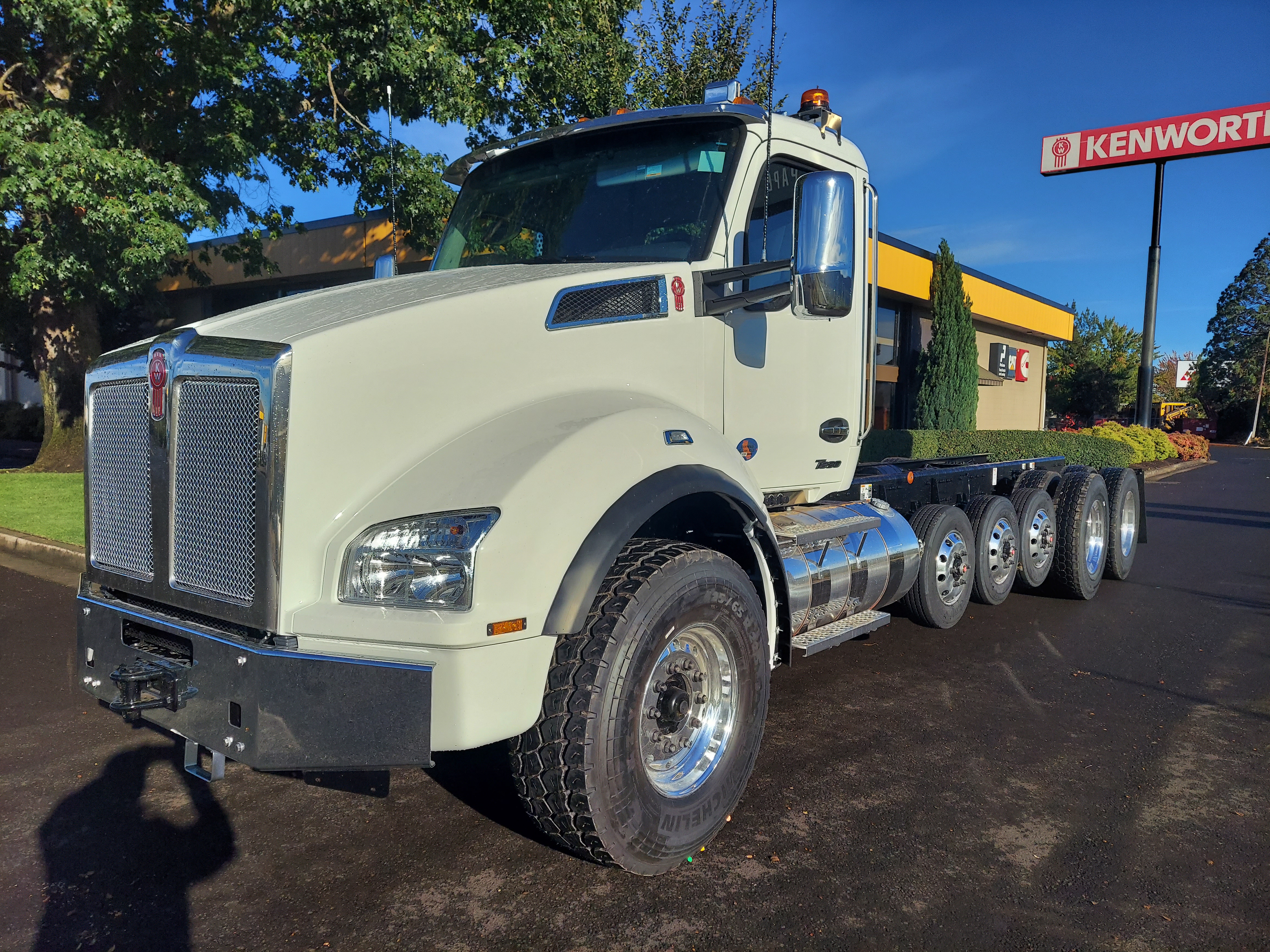 2026 Kenworth T880