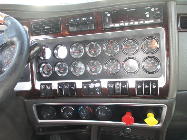 2022 Kenworth W900