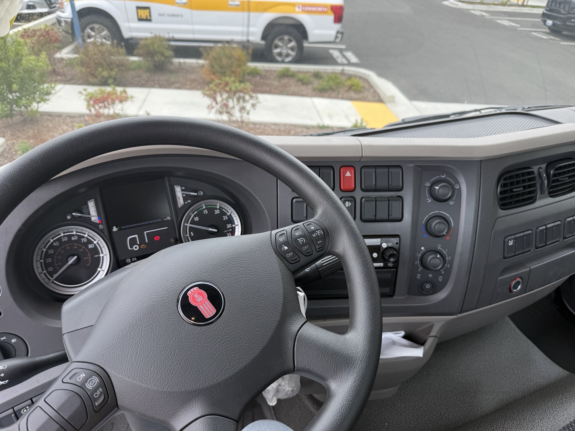 2025 Kenworth K270