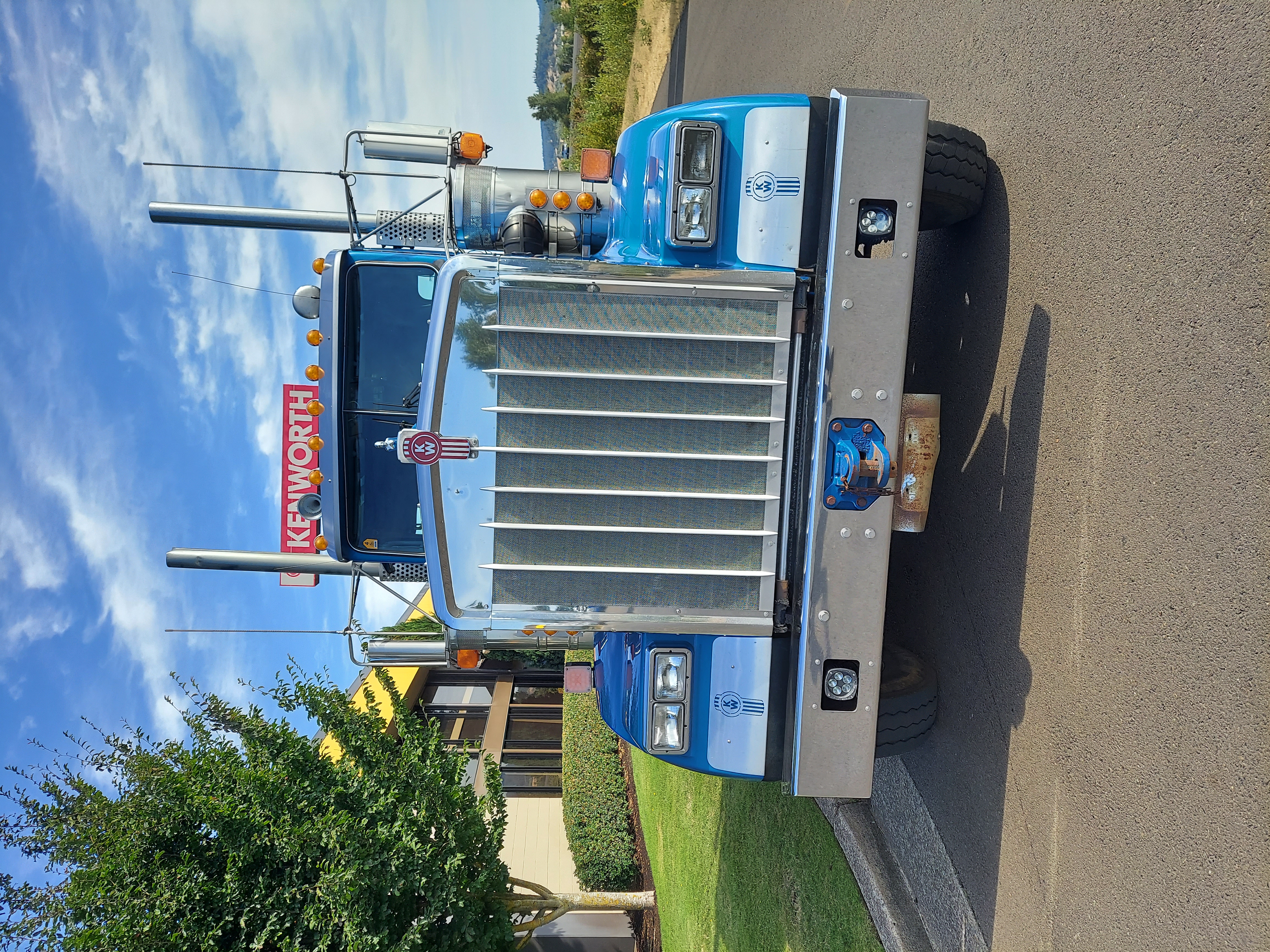 2019 Kenworth W900
