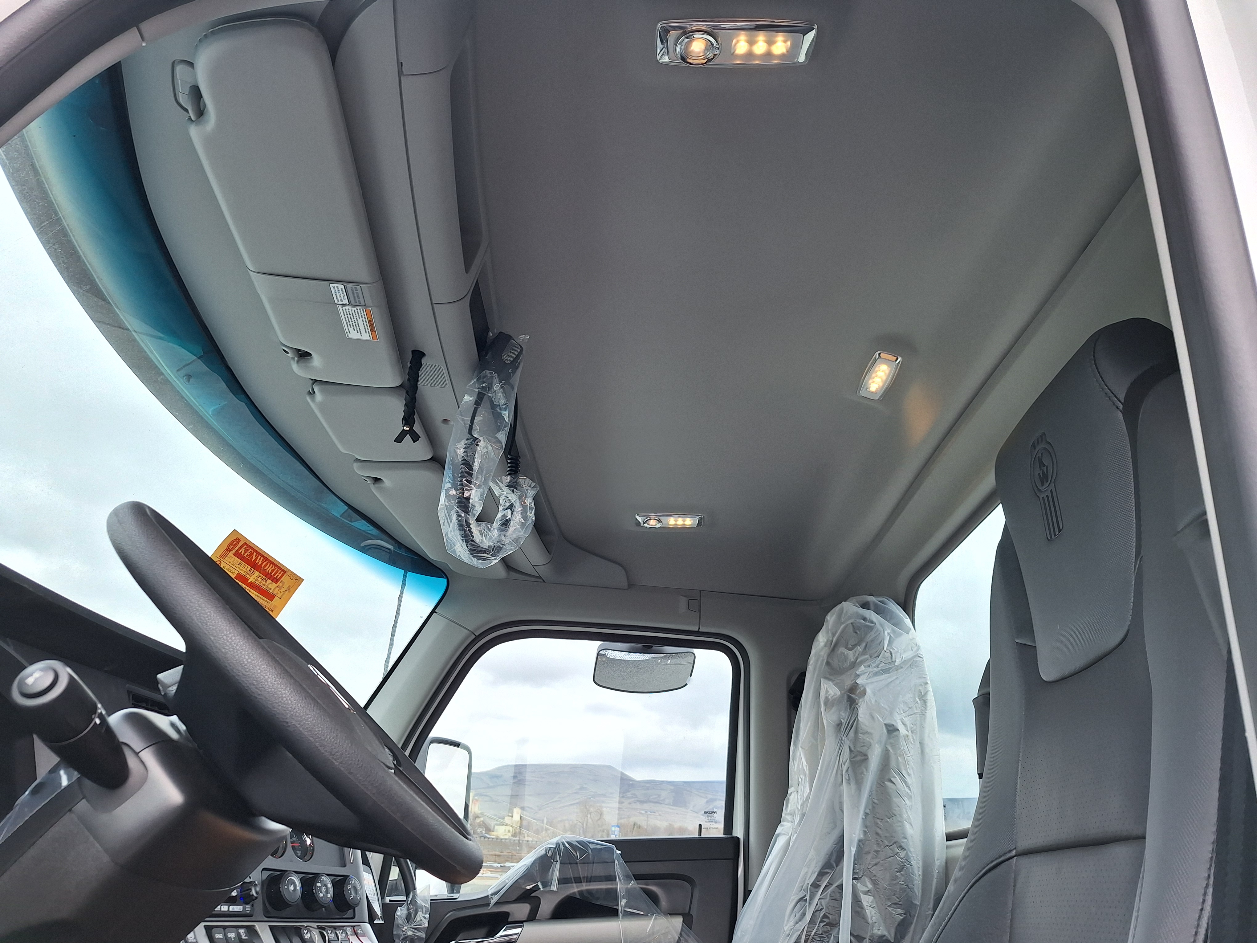 2025 Kenworth T880