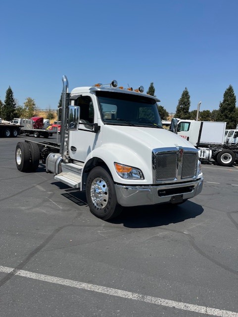 2025 Kenworth T380
