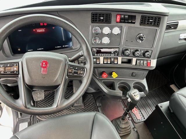 2025 Kenworth T800